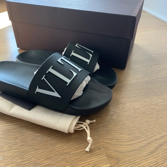 VALENTINO GARAVANI VLTN Logo-Embossed Slide UNISEX - Picture 11 of 15